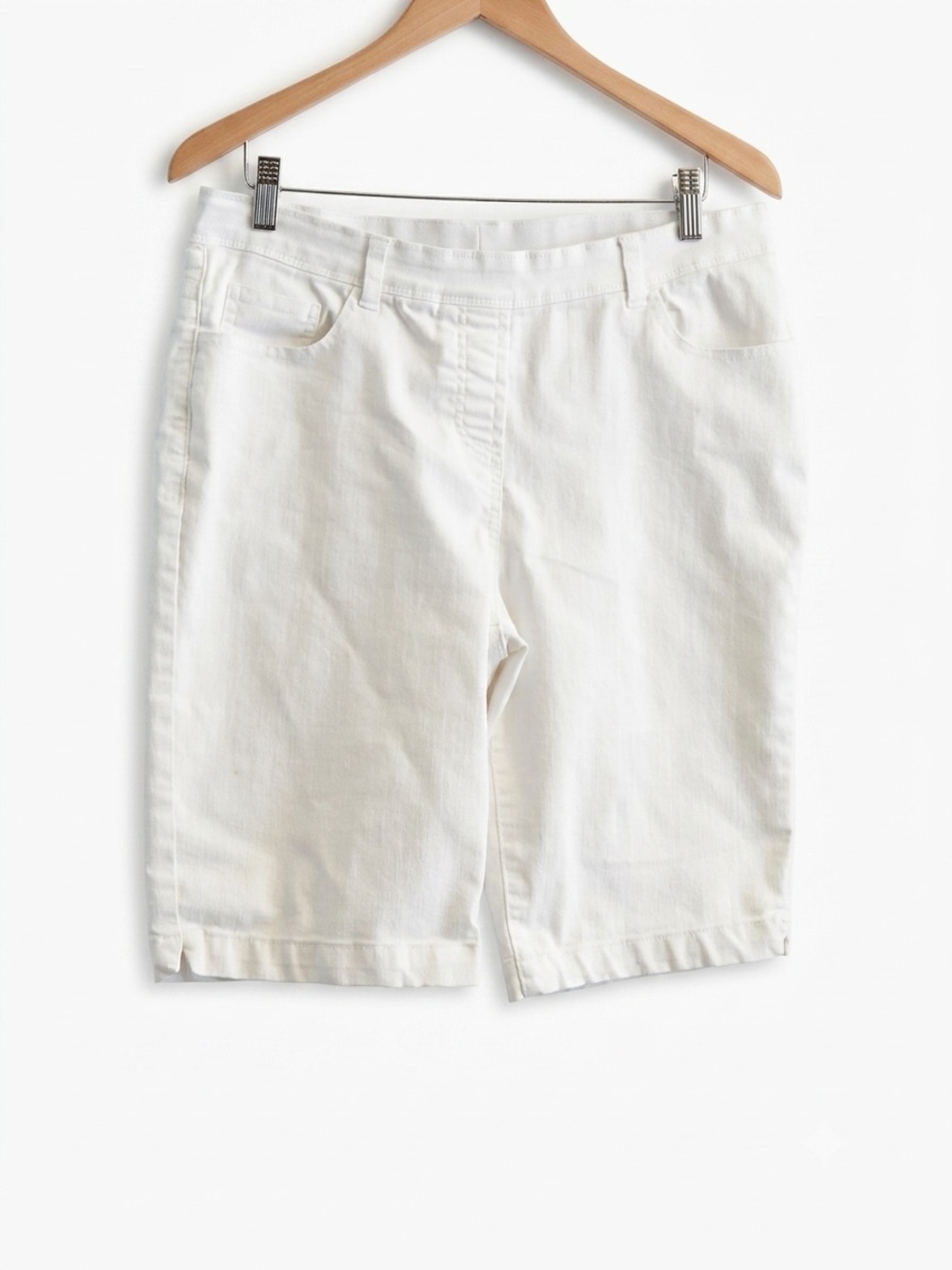 Alia White Long Shorts Size 12 COTTON